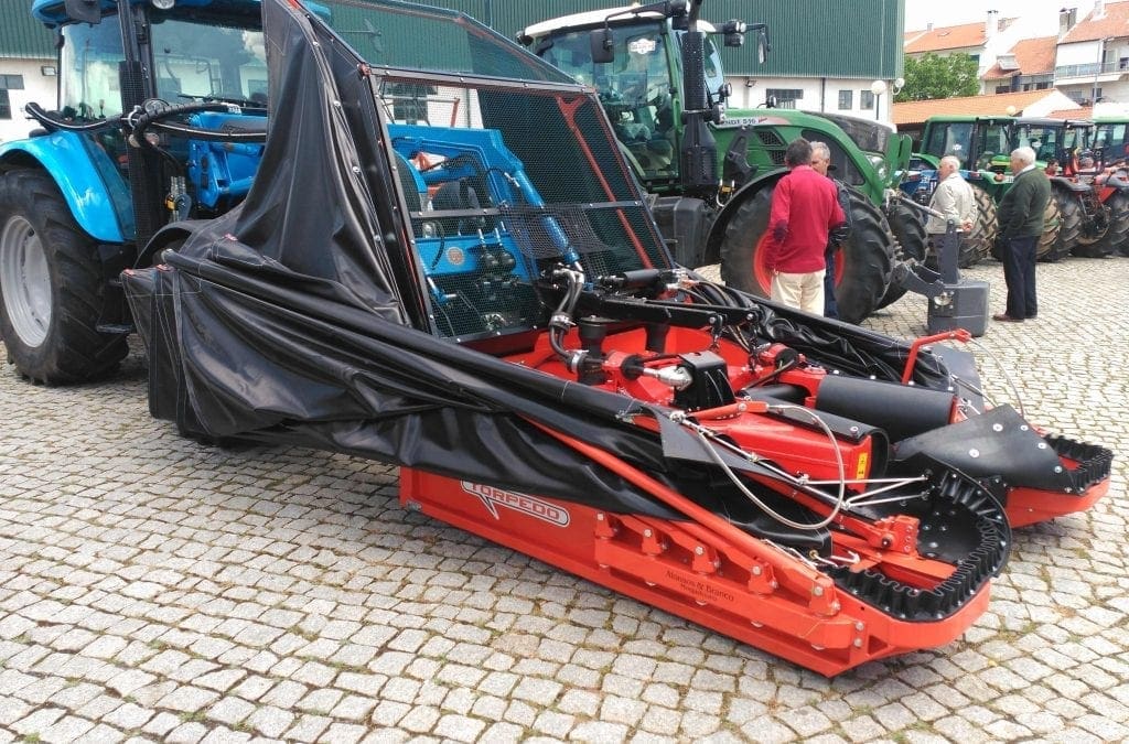 Presentación del nuevo recolector de aceituna en la Feria de Macedo de Cavaleiros (Portugal)